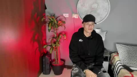 whiteman_0 online show from October 2025 02:34:02 AM