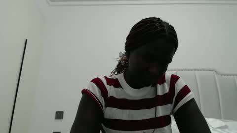 whitenightandqueen online show from April 2026 08:59:01 PM