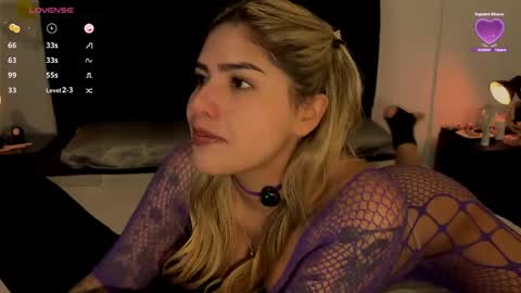 Snapshot of whites_emma chatting on May 2026 02:06:02 AM EMMA online show from May 2026 02:06:02 AM