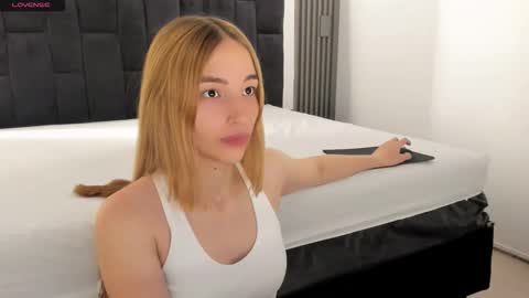 WhiteSun online show from October 2025 12:46:01 PM