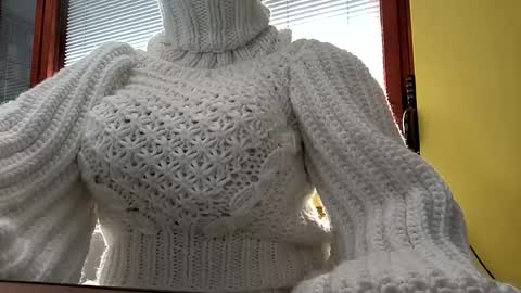 whitesweater online show from September 2025 06:48:02 AM