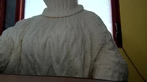 whitesweater online show from October 2025 07:01:01 AM