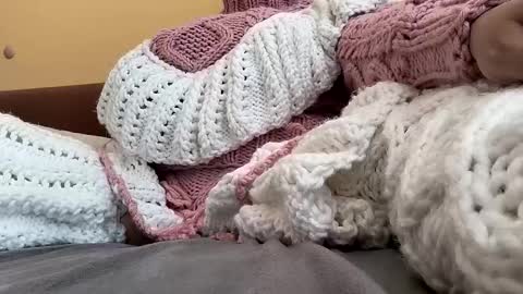 whitesweater online show from March 2026 06:28:02 AM