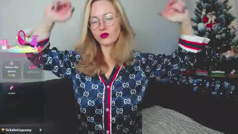 Snapshot of whitneypunnch chatting on December 2025 07:03:01 AM whitneypunnch online show from December 2025 07:03:01 AM