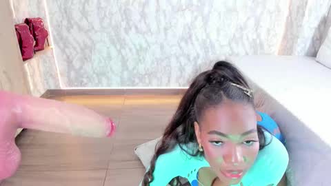 whitneyyfox online show from December 2025 11:03:02 PM