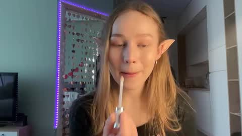 Alisa online show from February 2025 06:37:01 AM