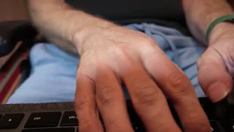 Snapshot of wiggo8 chatting on September 2025 03:08:01 AM HornDawg online show from September 2025 03:08:01 AM