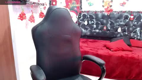 Snapshot of wiilliam_20 chatting on December 2024 06:59:01 PM wiilliam online show from December 2024 06:59:01 PM