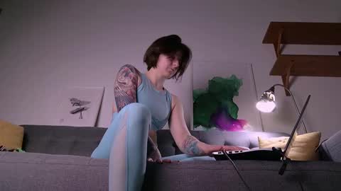 wild_peony online show from December 2024 01:36:02 PM