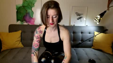 Snapshot of wild_peony chatting on May 2026 05:42:04 PM wild_peony online show from May 2026 05:42:04 PM
