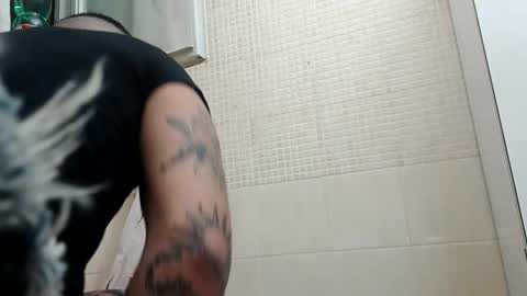 Snapshot of wilddope chatting on November 2025 01:04:02 AM the alpha man online show from November 2025 01:04:02 AM