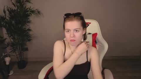 wildfoxysweet online show from May 2026 08:44:02 AM