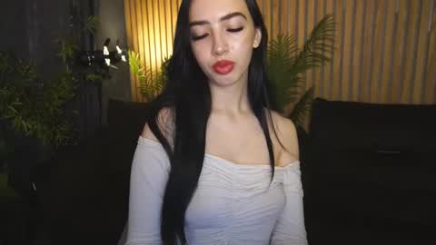 Snapshot of wildkittenx_ chatting on October 2025 06:03:01 AM Alena online show from October 2025 06:03:01 AM