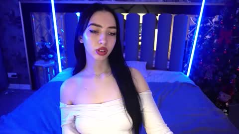 Alena online show from December 2025 07:04:02 AM