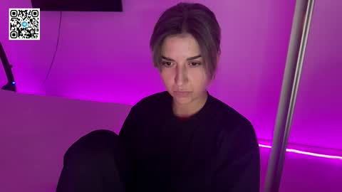 Nika online show from November 2025 10:14:02 PM