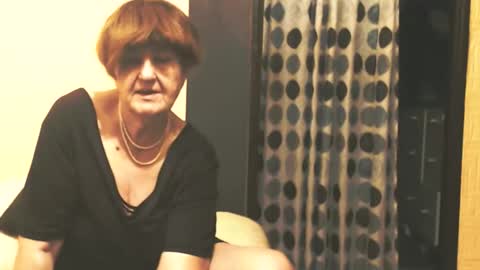 WildRedCat online show from November 2025 04:18:02 PM