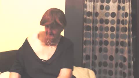 WildRedCat online show from November 2025 08:41:02 PM