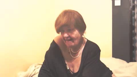 WildRedCat online show from December 2025 07:22:01 PM