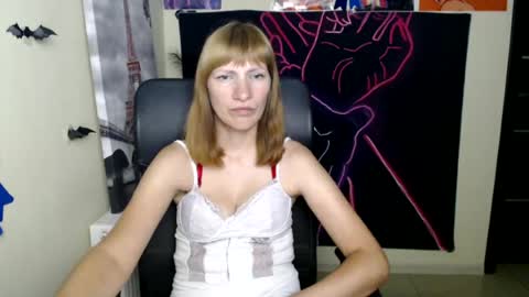 Snapshot of wildsoul8 chatting on July 2026 06:32:02 PM Rosalinda online show from July 2026 06:32:02 PM