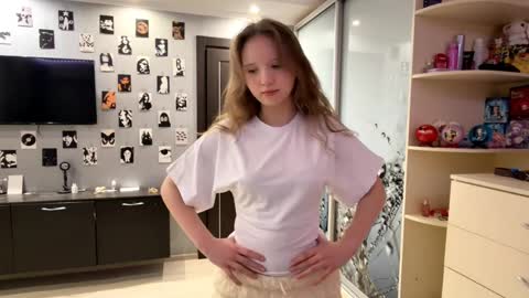 Olivia online show from March 2026 03:13:02 PM