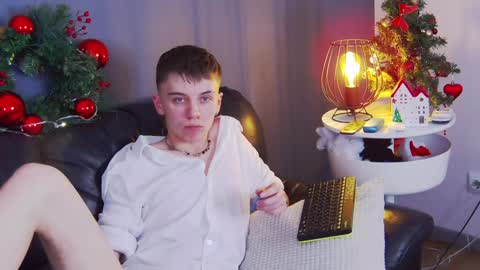 Snapshot of william_ross chatting on January 2025 05:26:02 AM will online show from January 2025 05:26:02 AM