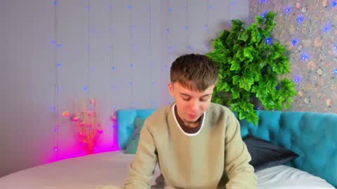 Snapshot of william_ross chatting on January 2025 10:35:02 PM will online show from January 2025 10:35:02 PM