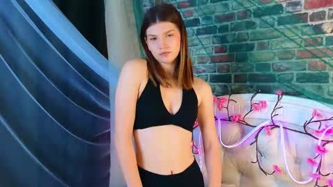 Vicki3 online show from March 2026 07:24:02 AM