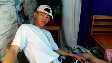 Snapshot of win_boy chatting on June 2026 10:19:02 AM win_boy online show from June 2026 10:19:02 AM