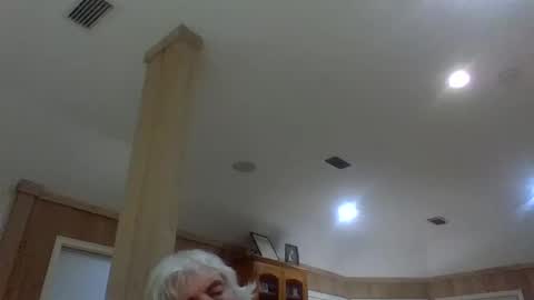 Snapshot of winedog2020 chatting on April 2026 02:25:02 AM Gundja Man online show from April 2026 02:25:02 AM
