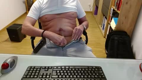 winterfreund99 online show from April 2026 10:38:02 AM