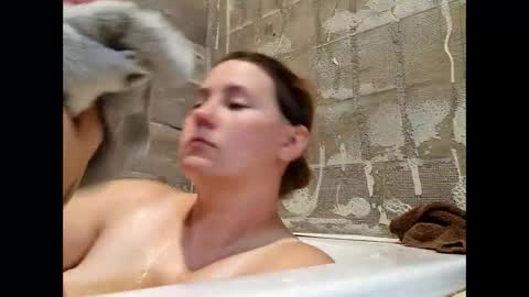 Snapshot of wisteriaqueen chatting on October 2025 05:43:01 PM Wisteria online show from October 2025 05:43:01 PM