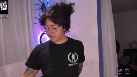 Snapshot of witchofhearts chatting on January 2025 04:55:01 AM Luna Violeta A r t i s t online show from January 2025 04:55:01 AM