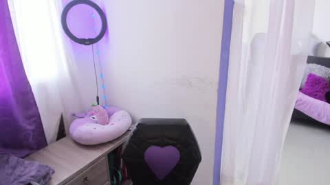 Snapshot of witchofhearts chatting on January 2025 08:59:01 PM Luna Violeta A r t i s t online show from January 2025 08:59:01 PM