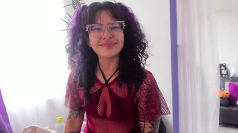 Snapshot of witchofhearts chatting on January 2025 07:49:01 PM Luna Violeta A r t i s t online show from January 2025 07:49:01 PM