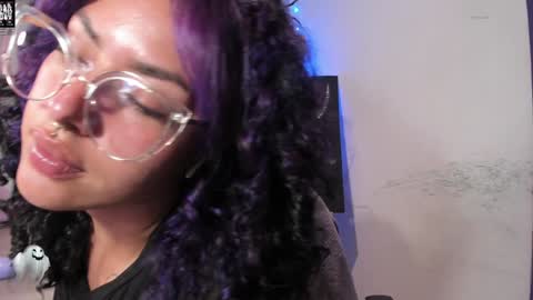 Snapshot of witchofhearts chatting on February 2025 01:58:01 AM Luna Violeta A r t i s t online show from February 2025 01:58:01 AM