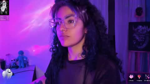 Snapshot of witchofhearts chatting on February 2025 01:57:02 AM Luna Violeta A r t i s t online show from February 2025 01:57:02 AM