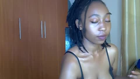 girlie o online show from February 2025 03:35:02 AM