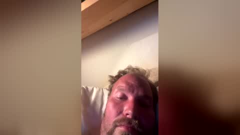 wolf198732 online show from April 2026 09:43:02 PM