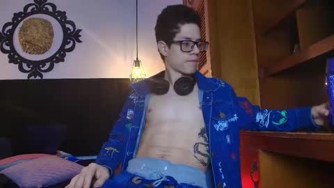  W O L F  online show from March 2026 11:26:01 AM