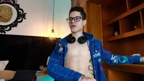  W O L F  online show from April 2026 11:27:01 AM