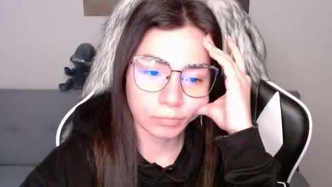 Alex online show from November 2025 03:39:02 AM