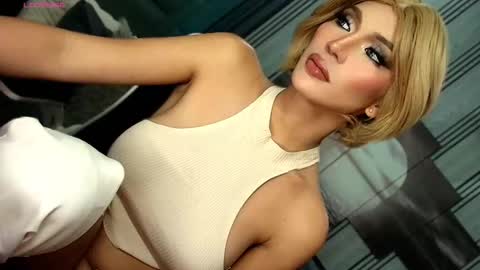 Julia online show from March 2026 06:45:02 PM