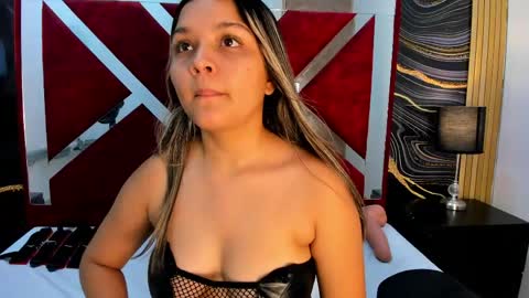 wonderkloe_ online show from May 2026 07:37:02 PM