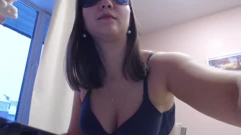 Woodland Peony online show from December 2025 03:03:02 AM