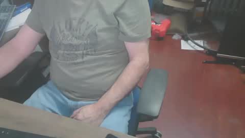 Snapshot of woodworker6473 chatting on January 2025 12:15:01 AM woodworker6473 online show from January 2025 12:15:01 AM