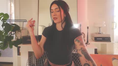 Brielle online show from January 2025 11:06:01 PM