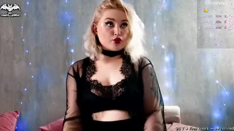 Snapshot of wounded_goddess chatting on June 2026 03:02:01 PM Goddess Sophy online show from June 2026 03:02:01 PM