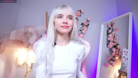 Snapshot of wow_angel chatting on May 2026 05:35:02 AM wow_angel online show from May 2026 05:35:02 AM