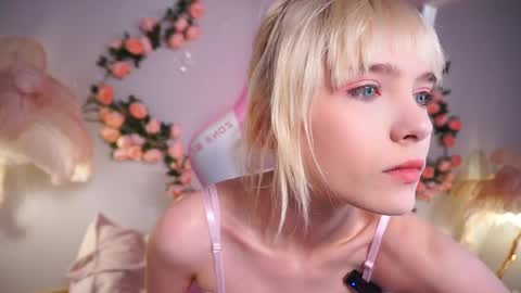 Snapshot of wow_angel chatting on May 2026 05:36:02 AM wow_angel online show from May 2026 05:36:02 AM
