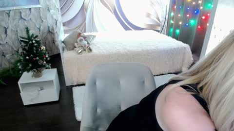 wow_co online show from December 2024 11:25:02 PM